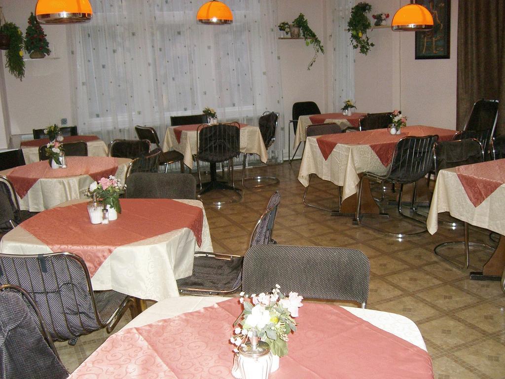 Hotel Pension Messe - Berlin — Photos 1